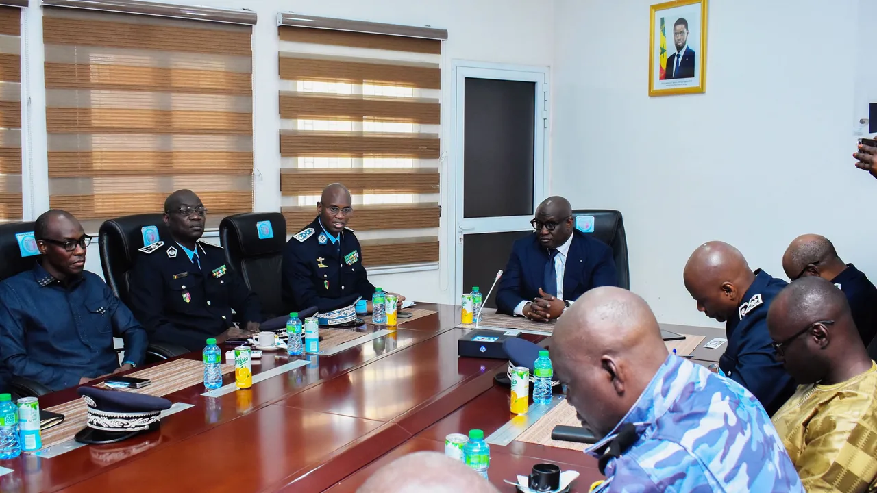 Visite du Ministre dans les services de la Police nationale